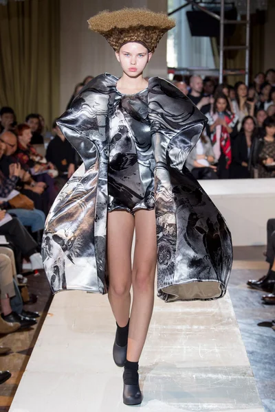 Look 2